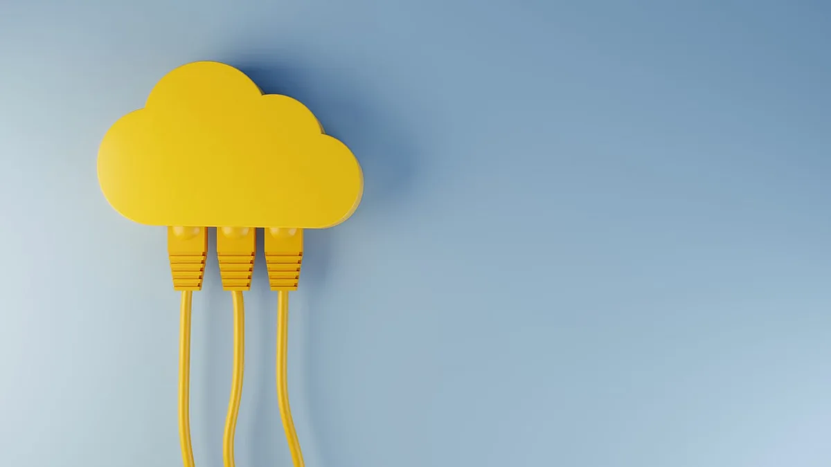 Un nuage jaune relié à trois câbles réseau